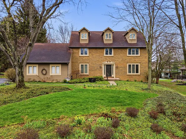 742 Gatehouse Ln, Columbus, OH 43235