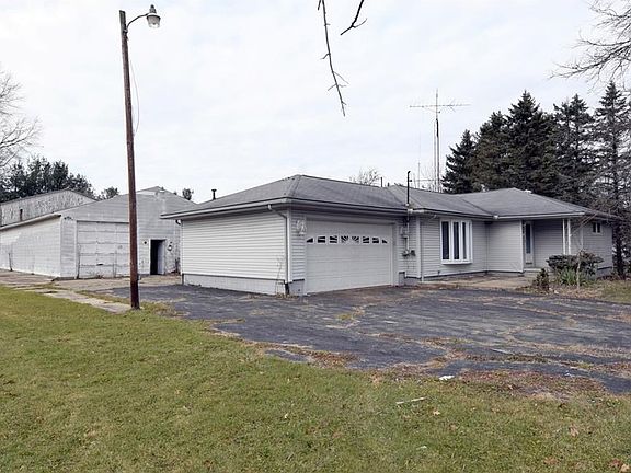 4th image of 5807 Oak Hill Dr