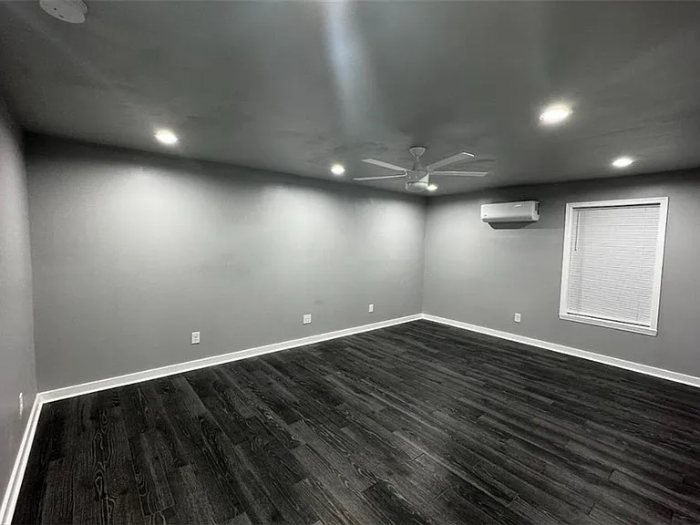 719 Saffron Blvd — Photo 25