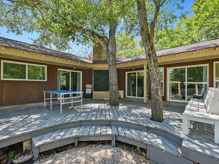 1217 Glade St — Photo 14