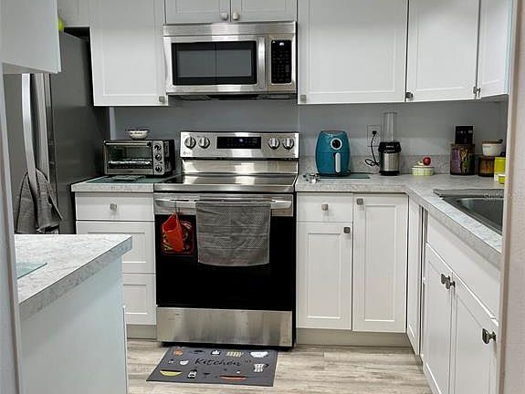 3rd image of 3576 Lake Bayshore Dr #K209