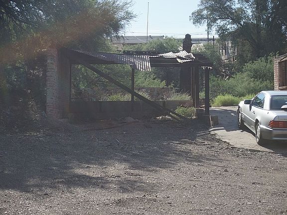 3rd image of 664 N Canyon Dr