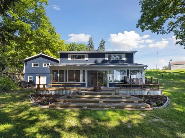 3135 Muntin Dr, Millington, MI 48746