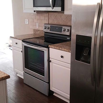 3rd image of 4413 W Wallace Ave