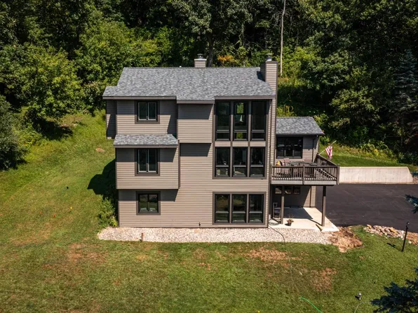 N6138 Apple Valley ROAD, Onalaska, WI 54650