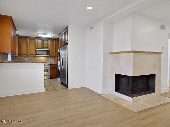 4th image of 3434 BLANDING Boulevard #141