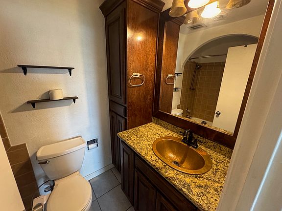 5th image of 1752 E 53rd St