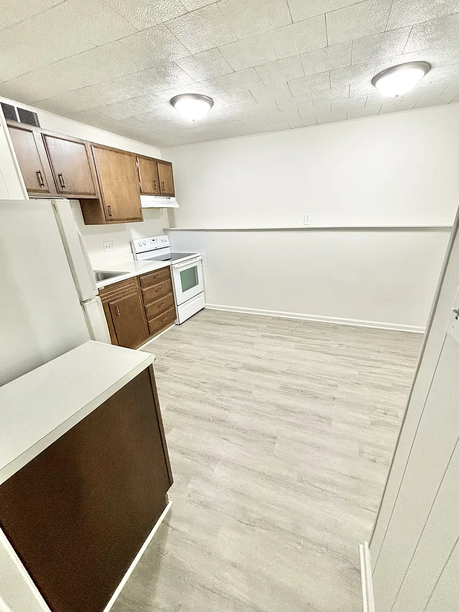 Building Photo - 1644 W Adams St #3