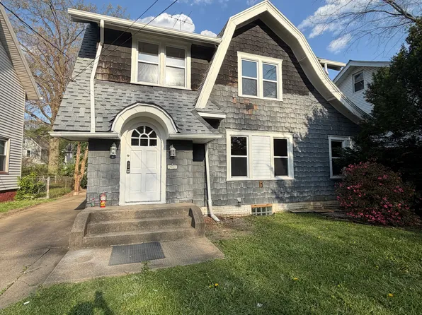 1418 Piper Ct NW, Canton, OH 44703