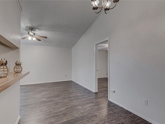 3rd image of 11405 Walnut Ridge Dr #B