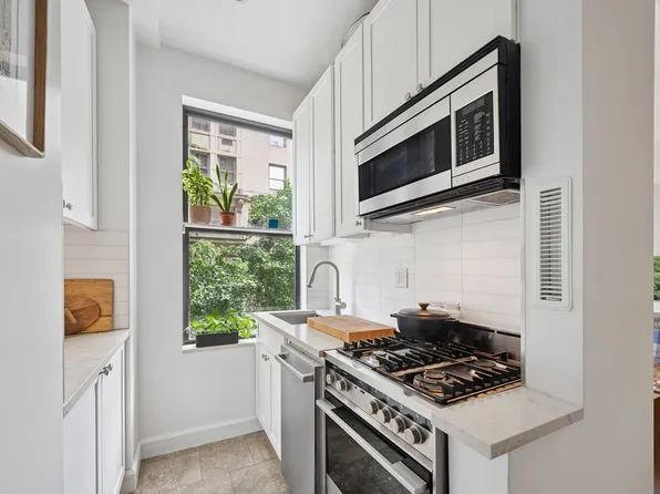 599 West End Avenue image 6 of 15