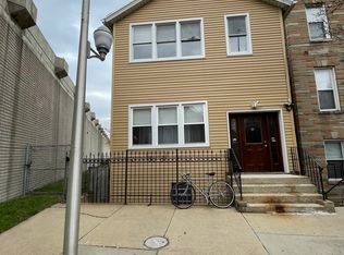 2567 S Emerald Ave, Chicago, IL 60616