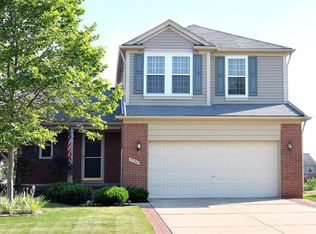 9788 Ravenshire Dr, Ypsilanti, MI 48198