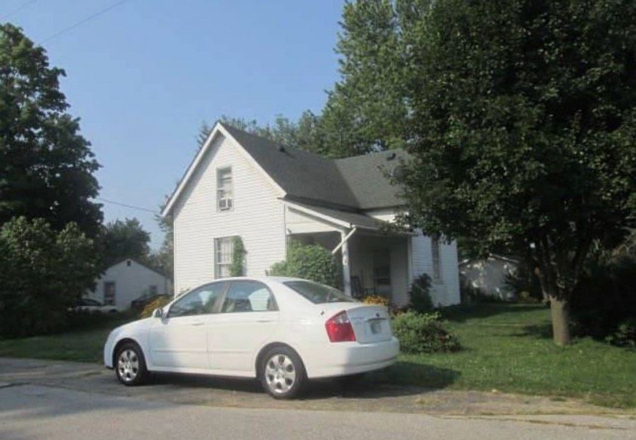 1st image of 122 N Blue River Dr