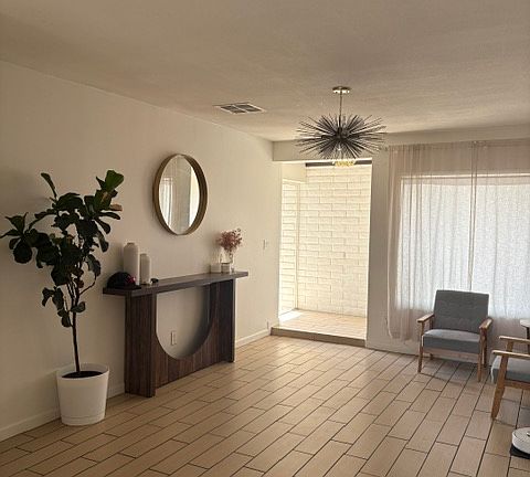 2nd image of 4718 W Shangri La Rd