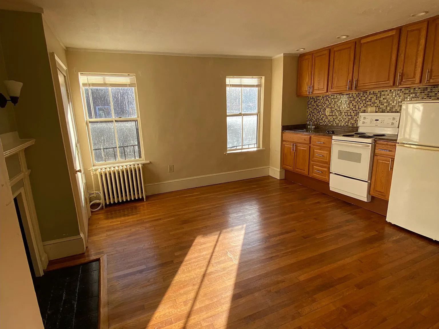 Studio, 450 sqft, $2,400 — Photo 2