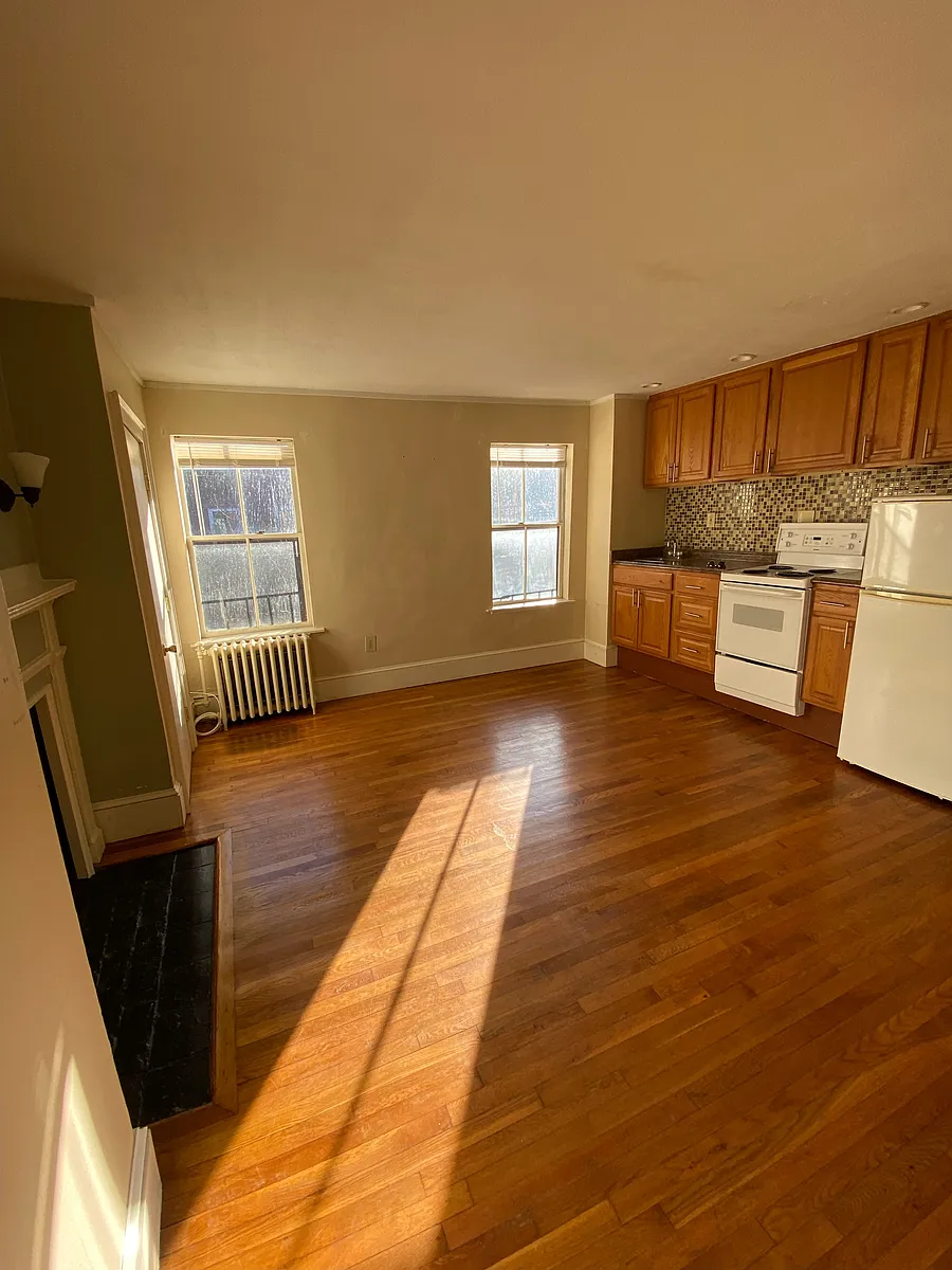 Building Photo - 90 Myrtle St #5
