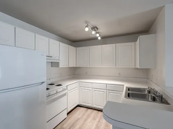 Donaghey Court Apartments, 801 S German Ln #Eea1ff695, Conway, AR 72034