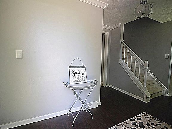 4th image of 6000 Brewster Dr