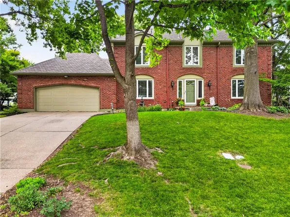304 NW Aspen St, Lees Summit, MO 64064
