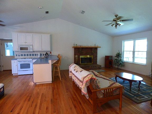 2nd image of 57 Swirl Ln
