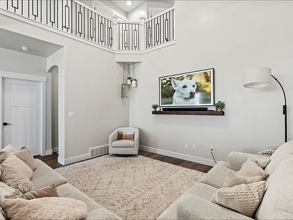 5th image of 1549 N 3830 W