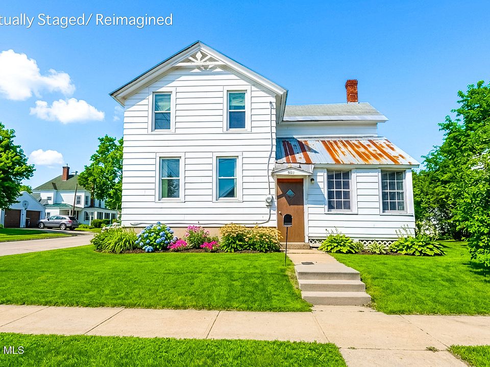 1st image of 301 Oak Street