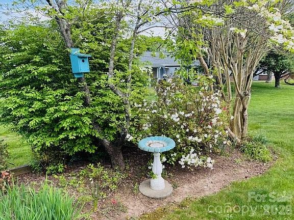 5th image of 208 Dartcrest Dr