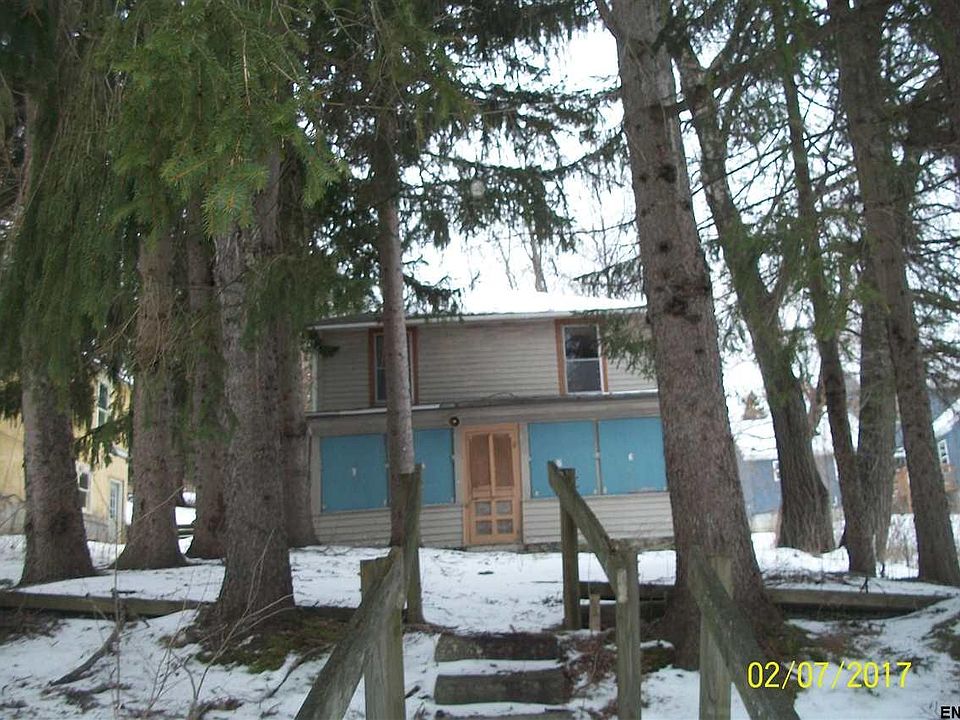 1st image of 136 South St