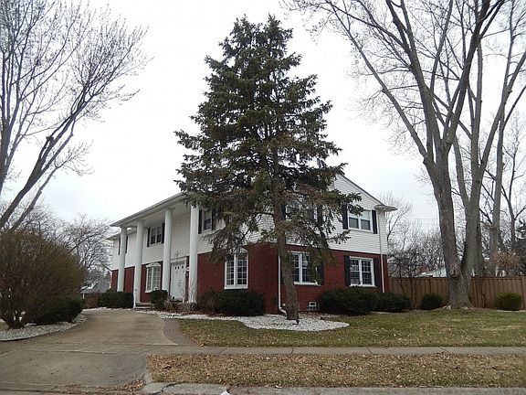 4th image of 1700 Waverly St