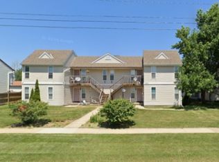 1057 W Cecil St #3, Neenah, WI 54956
