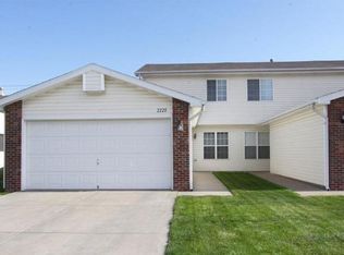 2220 W Todd Ln, Lincoln, NE 68528