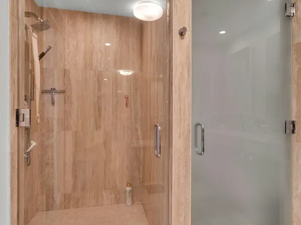 1200 Avenue At Port Imperial image 17 of 20