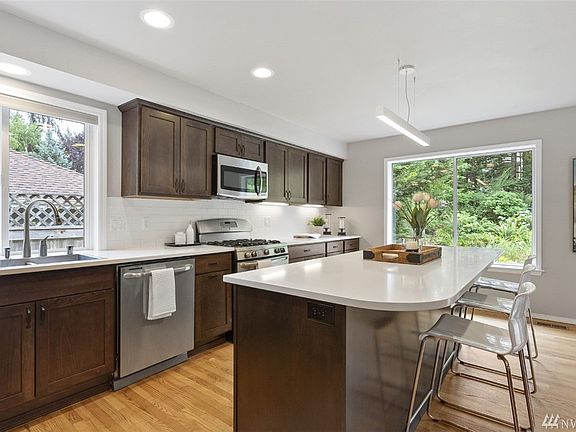 2nd image of 3150 Shyleen St