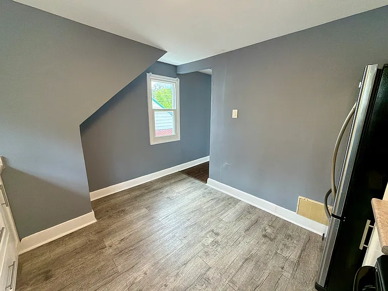 45 Campbell Ave — Photo 7