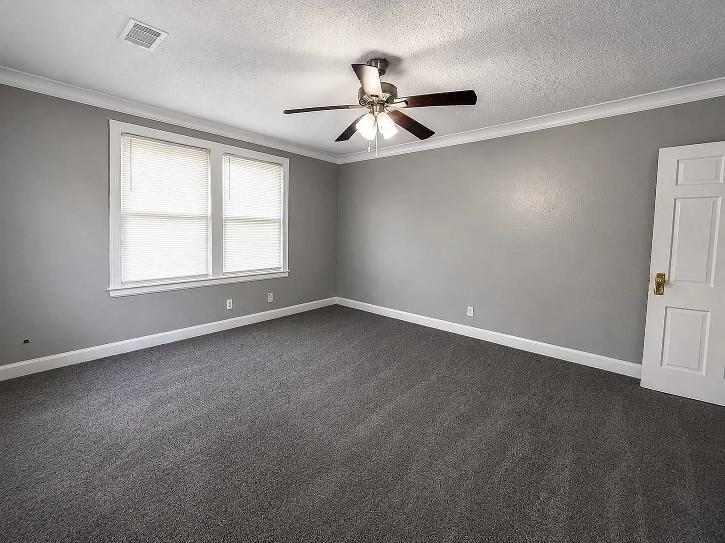 3 bed, 1.5 bath, 1478 sqft, $1,800 — Photo 4