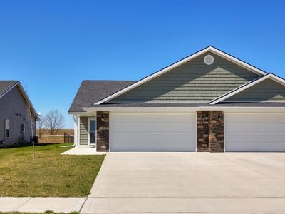 1503 Fair View Dr, Dallas Center, IA, 50063