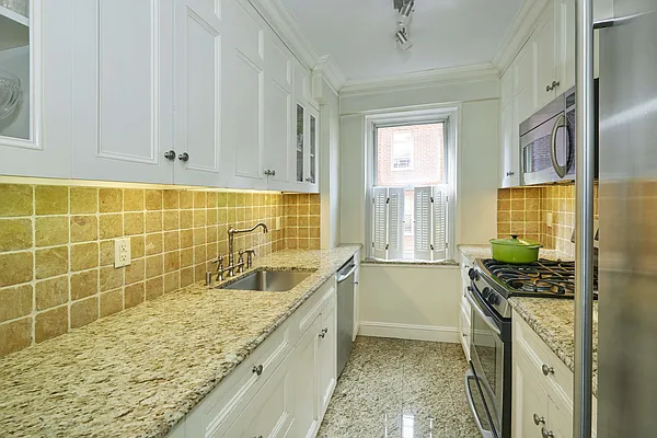 Sold by Brown Harris Stevens | media 20