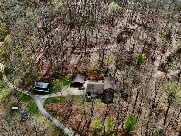 23 Mindia Ln, Alum Creek, WV 25003