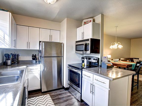 5th image of 2923 Highbrook Cir