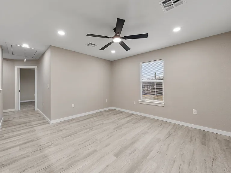 1905 Sanger Ave — Photo 13