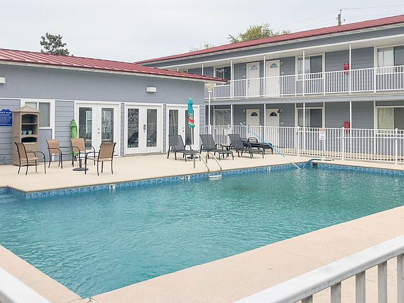 5th image of 1664 Beach Blvd