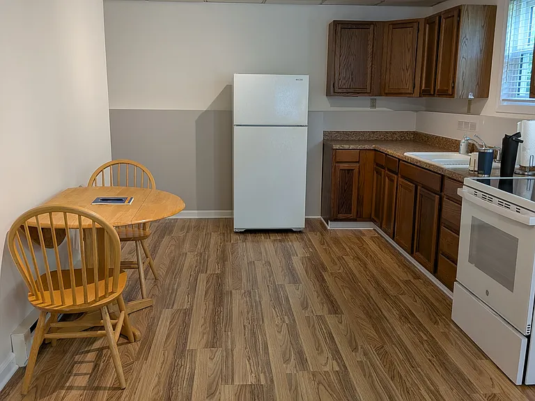 1277 Elmira Rd — Photo 5