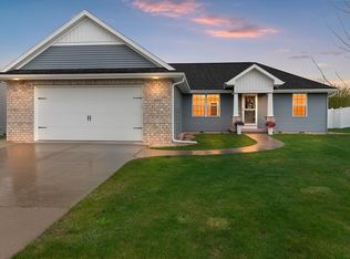 493 Harvest Hill Dr, Denmark, WI 54208