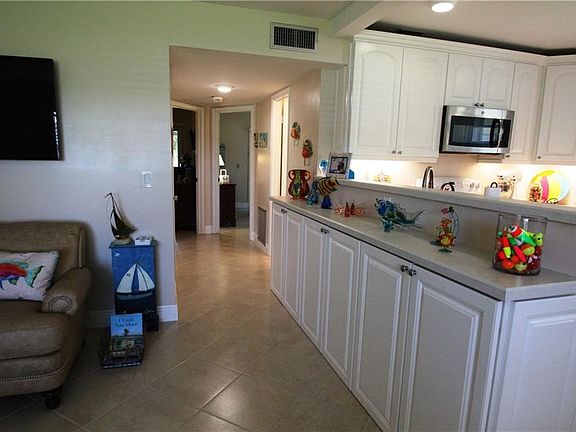 4th image of 1225 NW 21st St #12-1206