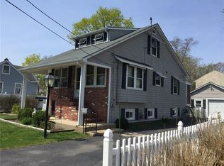 15 Belt St, Warwick, RI 02889