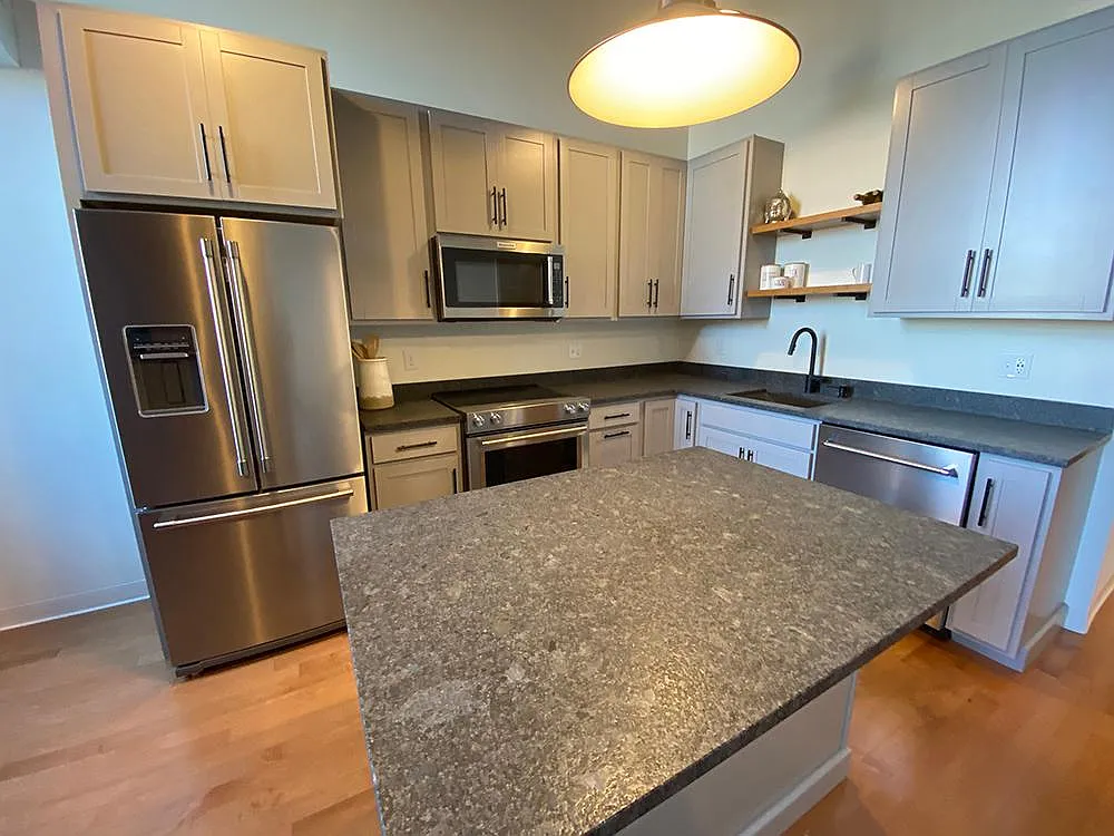 Lincoln Lofts — Photo 4