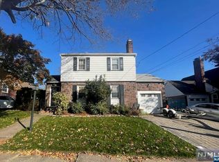 63 Dohrman Ave, Teaneck, NJ 07666