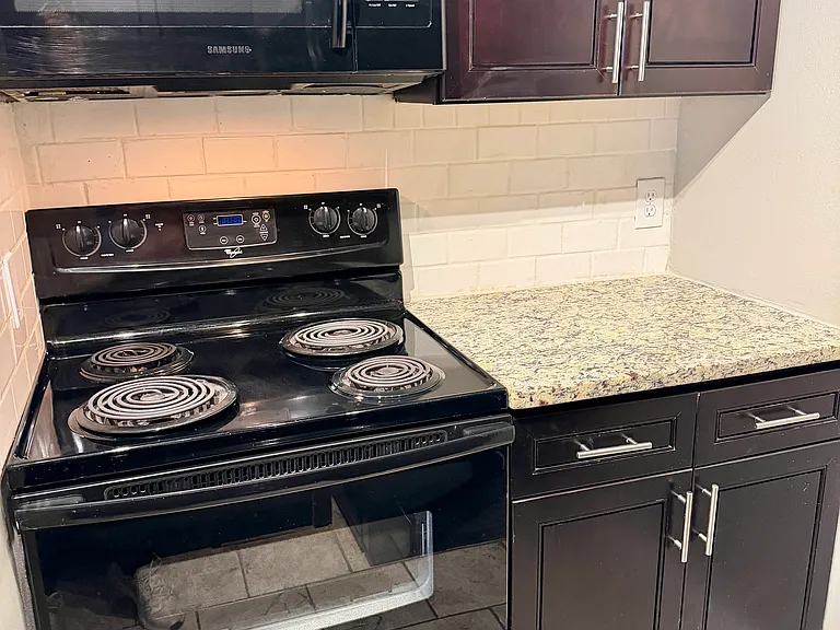 5500 Pershing Ave #11 — Photo 14