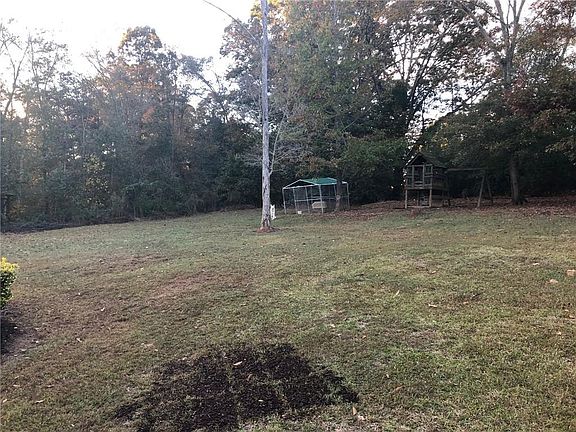 3rd image of 112 Leland Hgts Dr